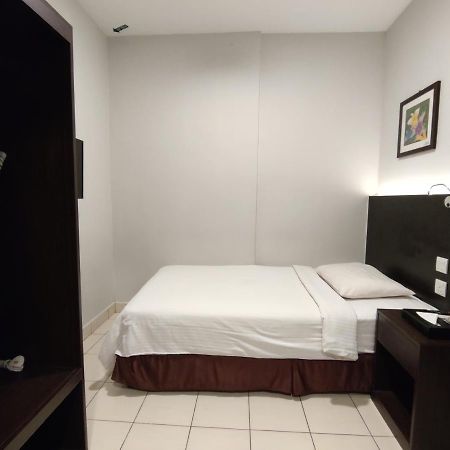 Hotel Desaru Penawar Bagian luar foto