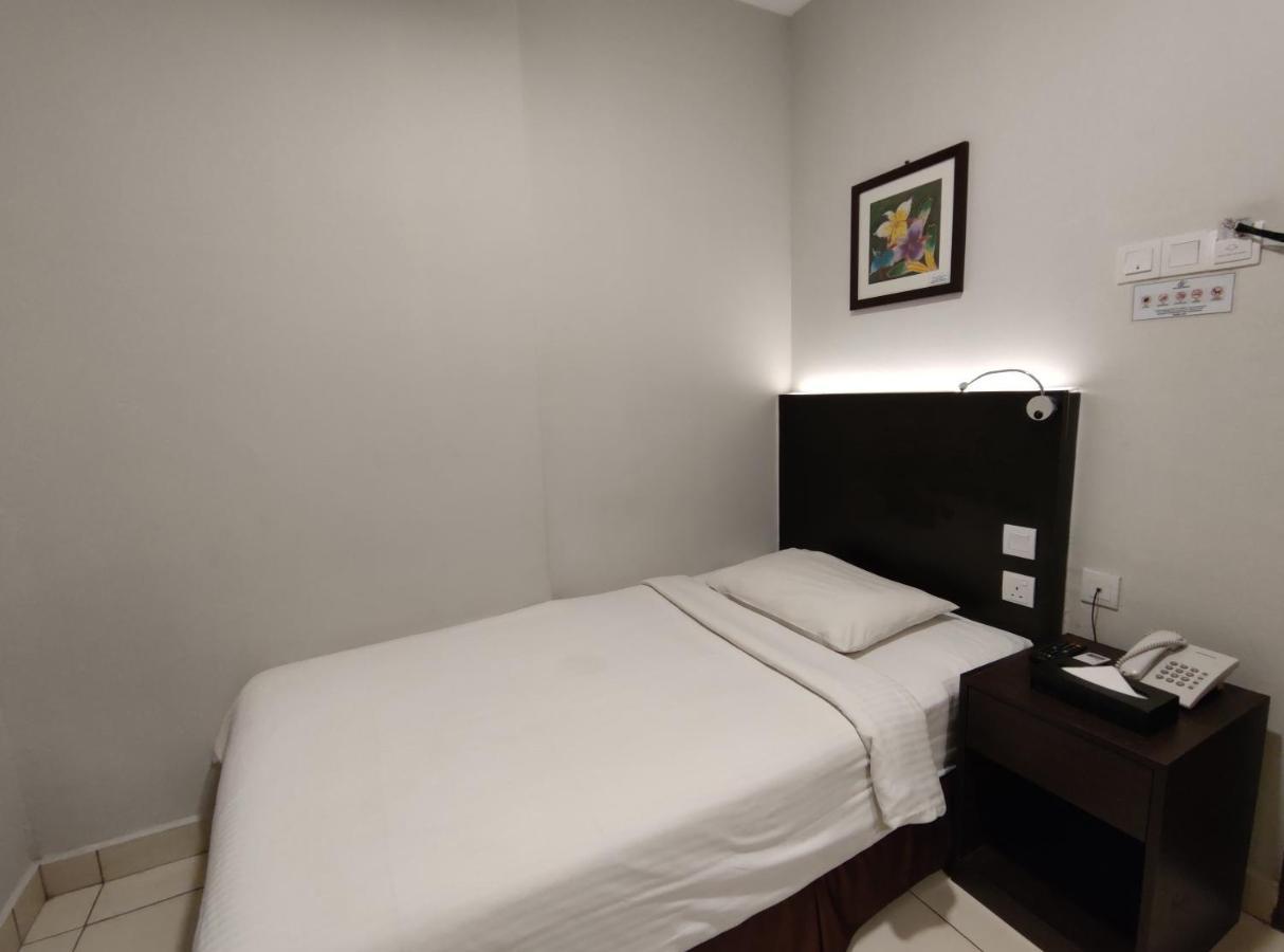 Hotel Desaru Penawar Bagian luar foto