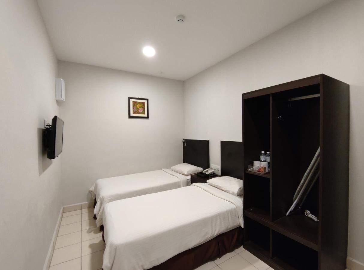 Hotel Desaru Penawar Bagian luar foto