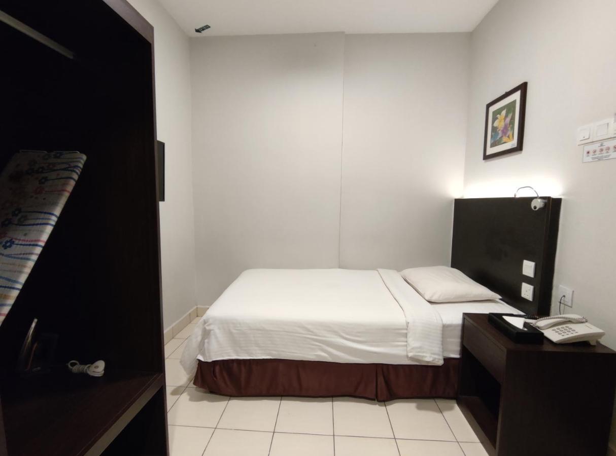 Hotel Desaru Penawar Bagian luar foto