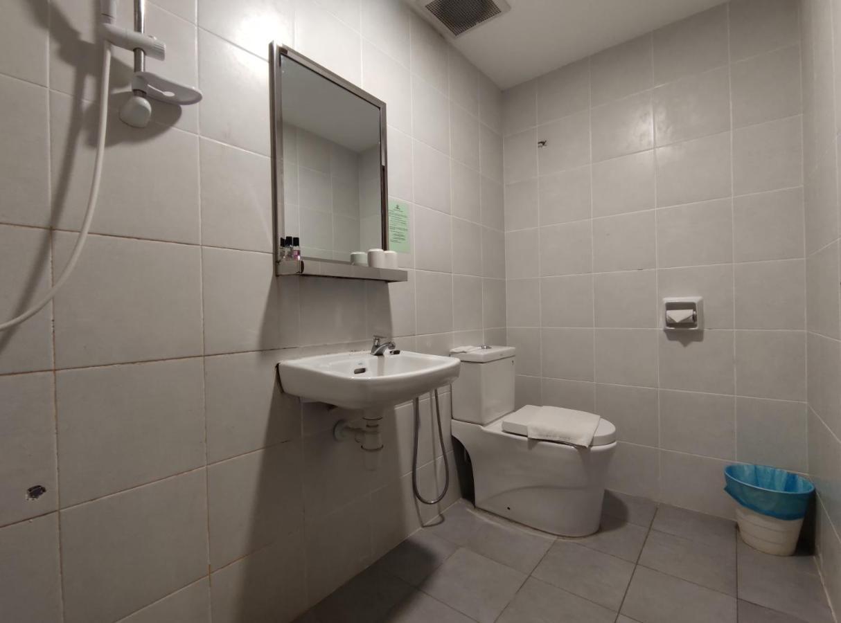 Hotel Desaru Penawar Bagian luar foto