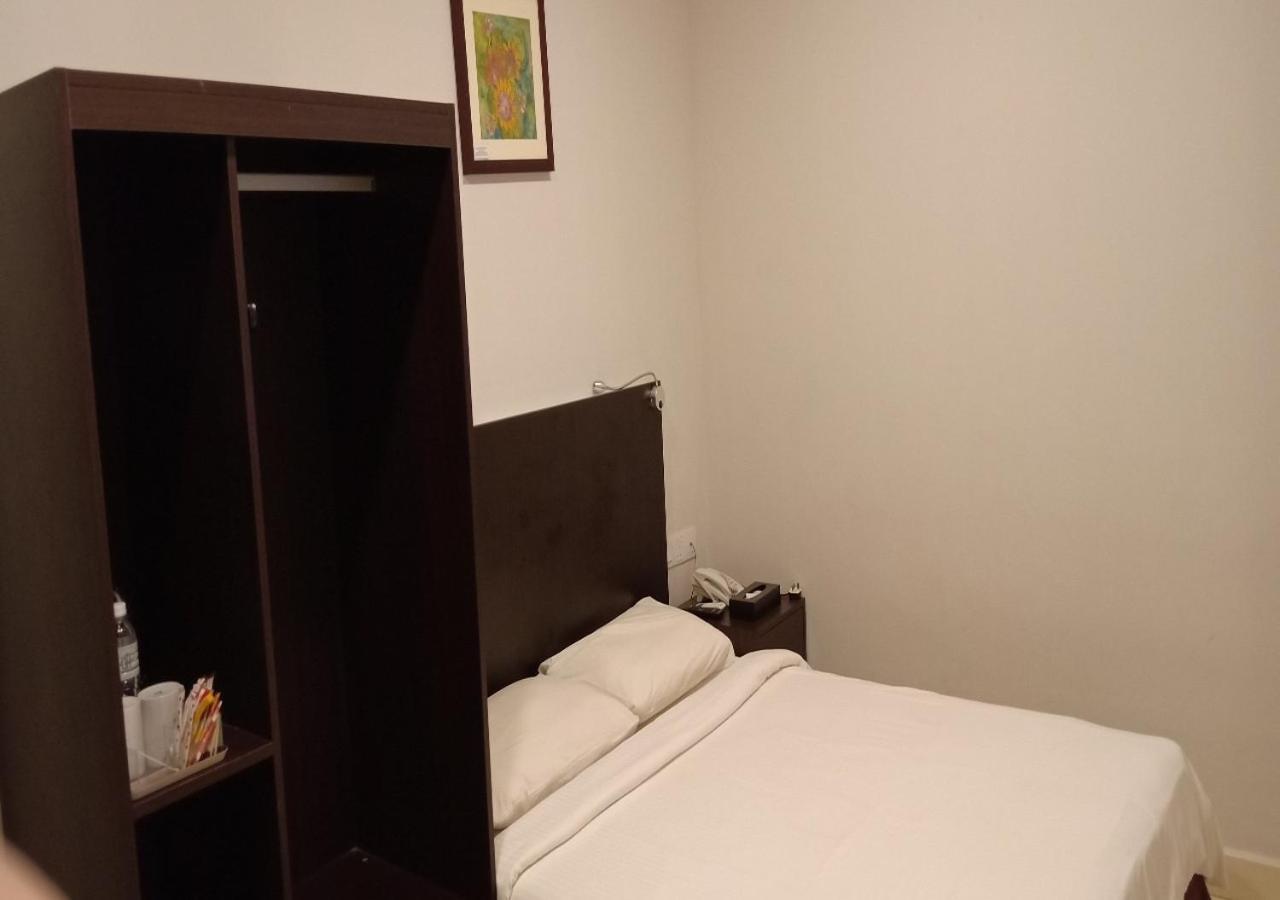 Hotel Desaru Penawar Bagian luar foto